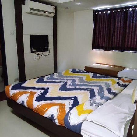Sai Vasant Vihar Hotel Shirdi Exterior photo
